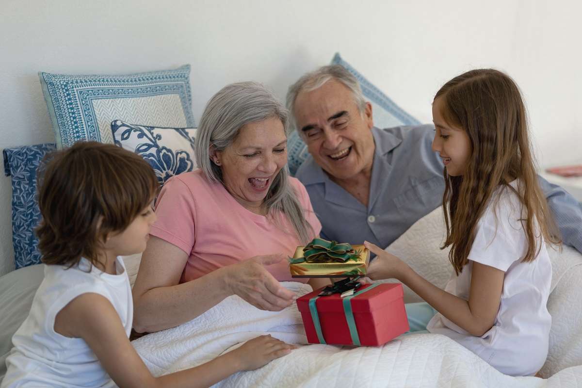 Co kupić w prezencie dziadkowi i babci z okazji ich dnia?